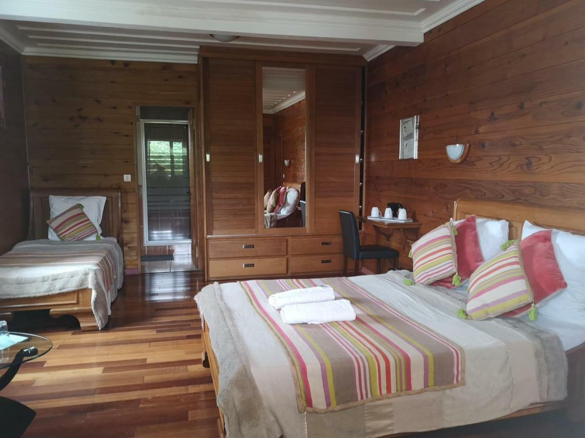 Le Papangue Bed and Breakfast Salazie Exteriör bild